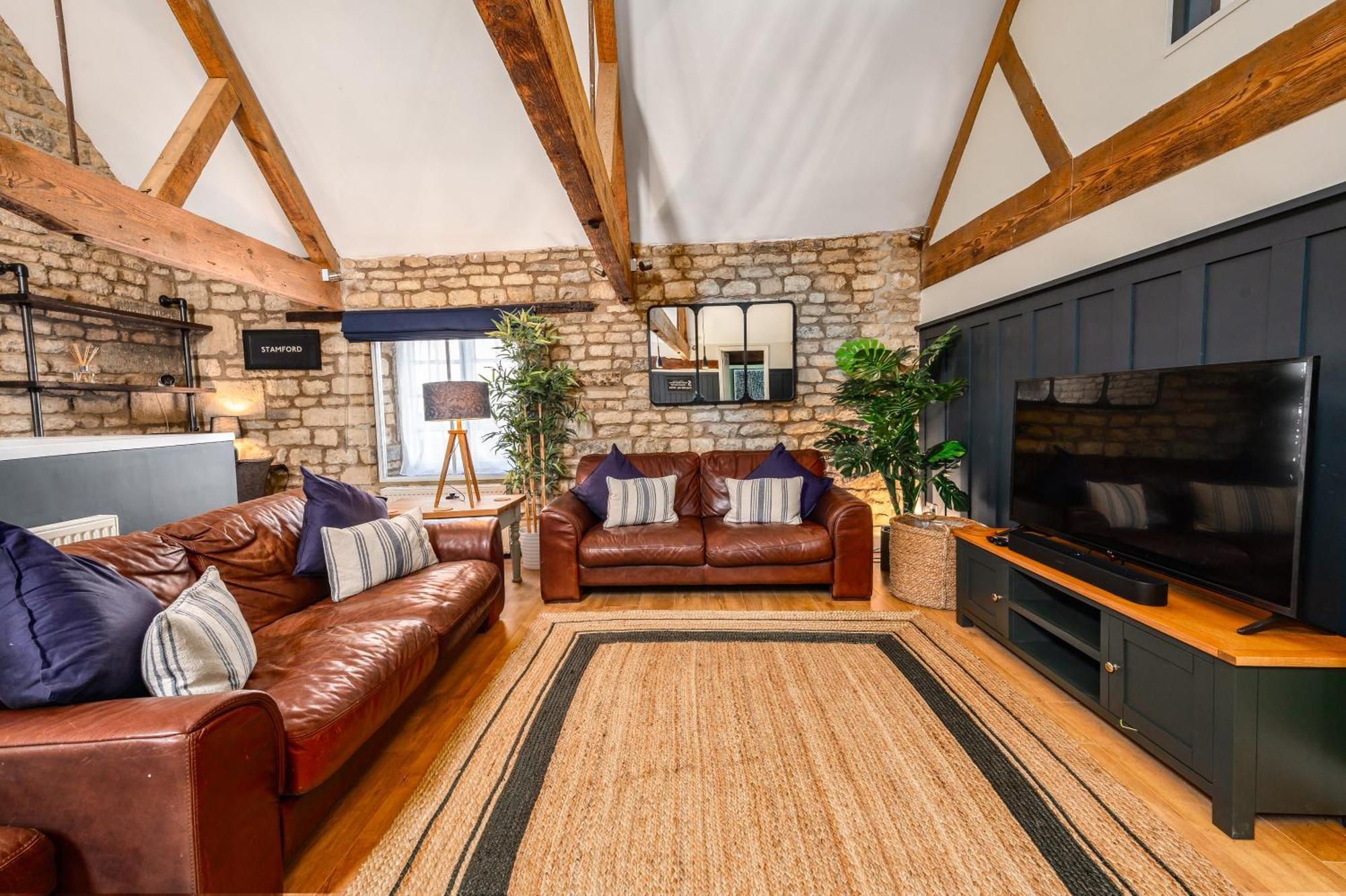 Stylish Central 6 Bedroom Converted Granary Stamford Exterior photo