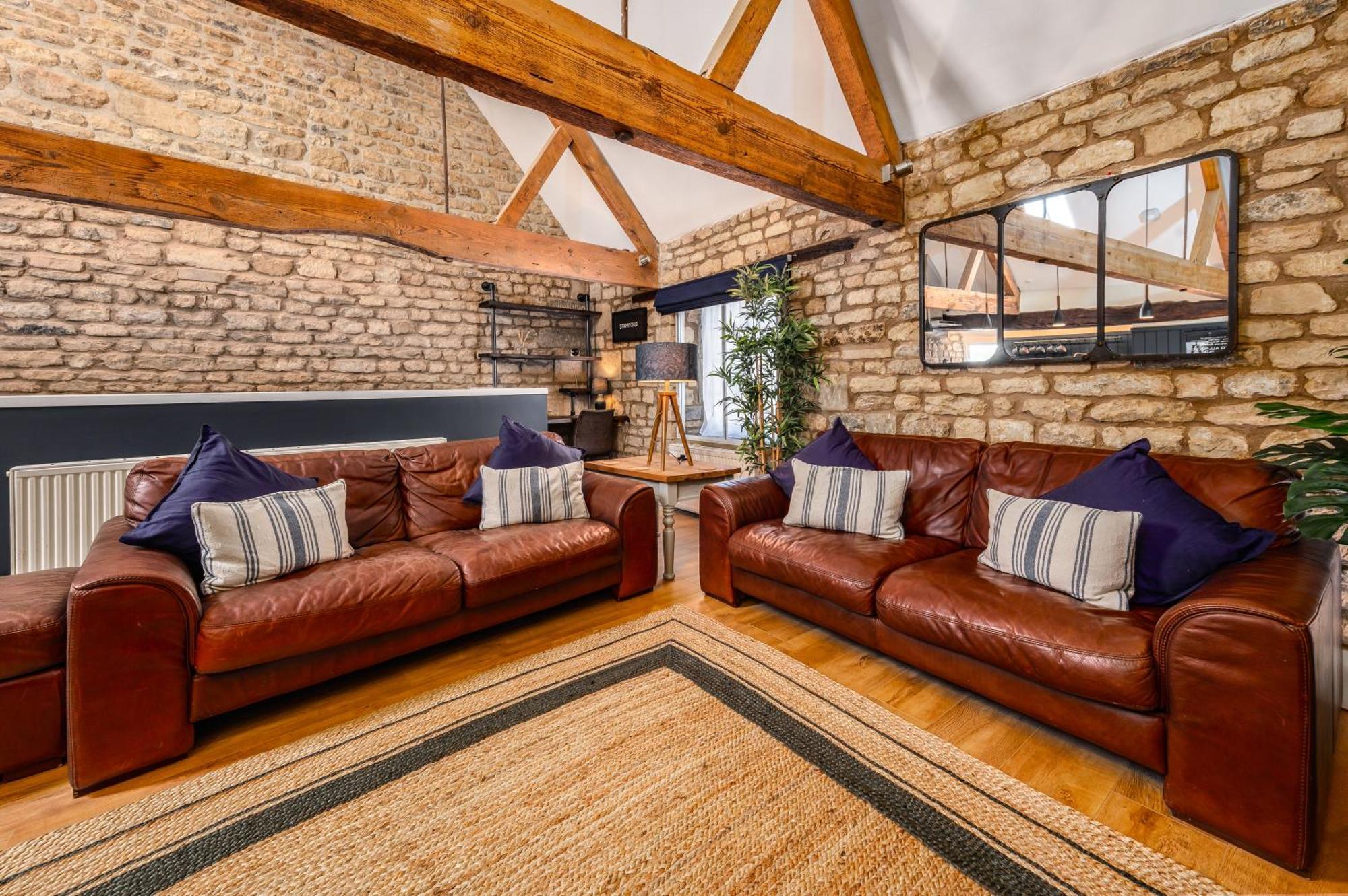 Stylish Central 6 Bedroom Converted Granary Stamford Exterior photo