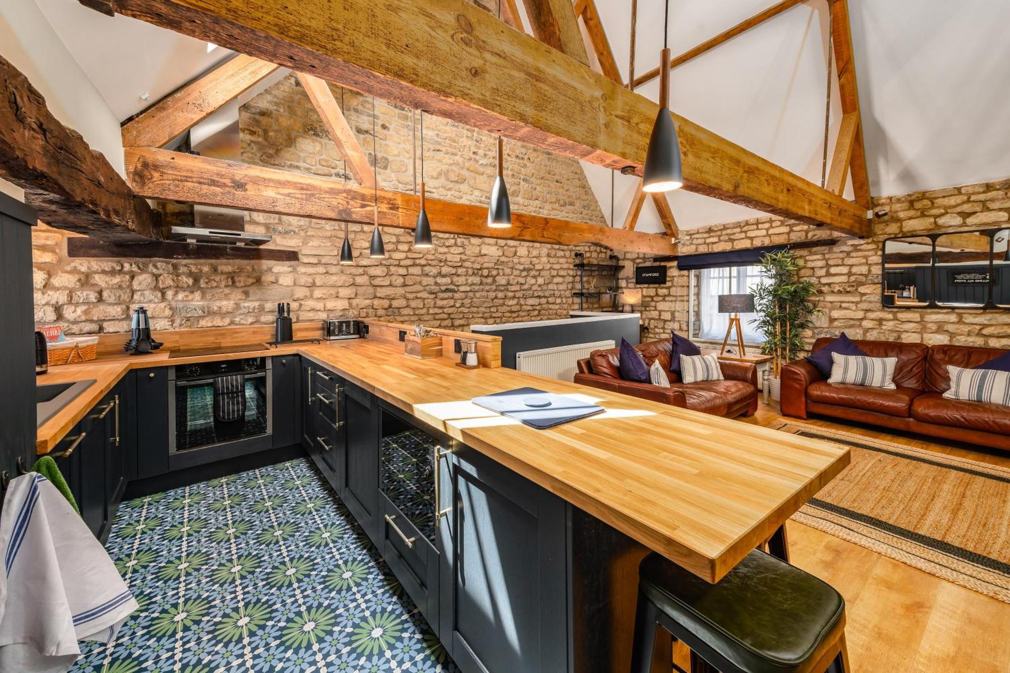 Stylish Central 6 Bedroom Converted Granary Stamford Exterior photo